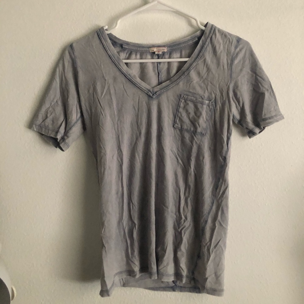 ✨3/$10✨ Gap V-Neck Top